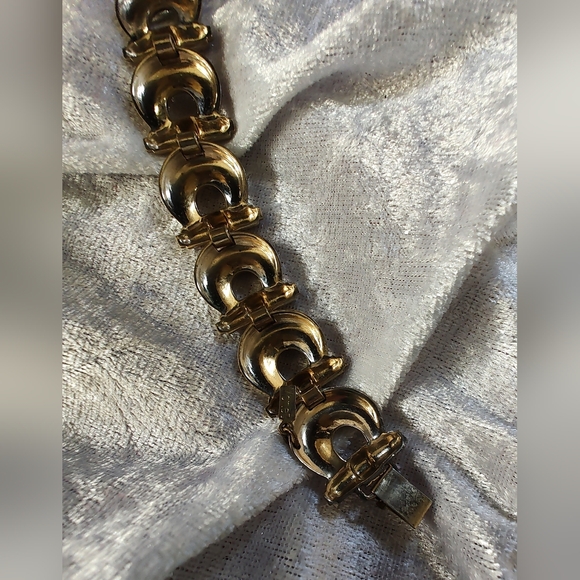 Beautiful Vintage Monet Link Bracelet Measures Right At 6 And 1/2 In - Picture 6 of 10